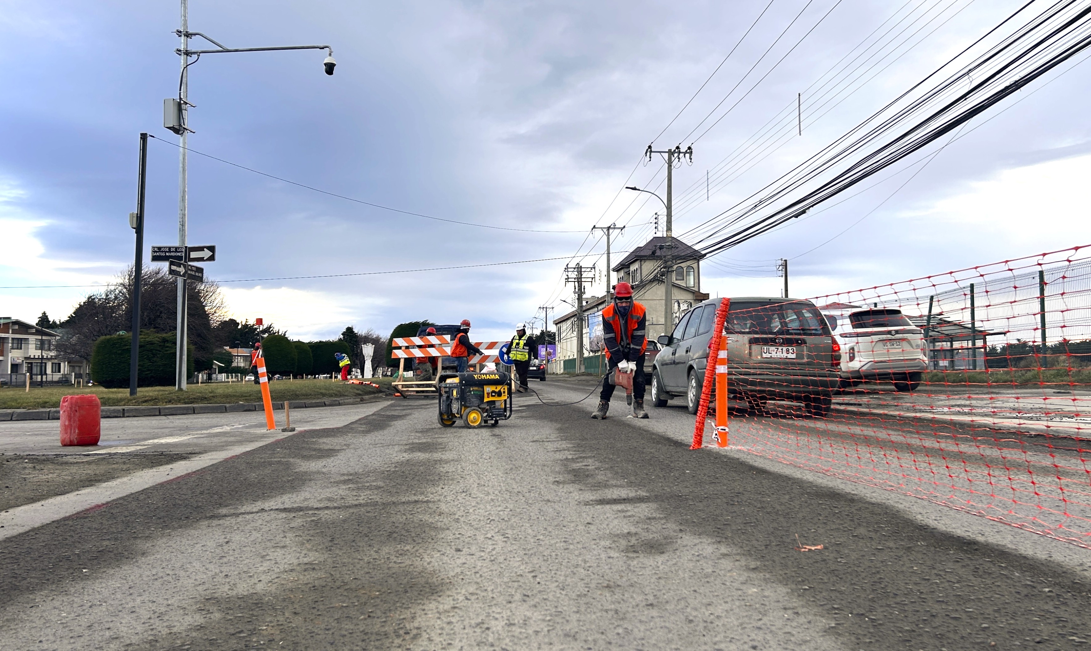 Autoridades regionales recorren el inicio de las obras de conservación vial en Avenida Bulnes, entre Club Hípico y el sector norte de Mardones, en Punta Arenas.