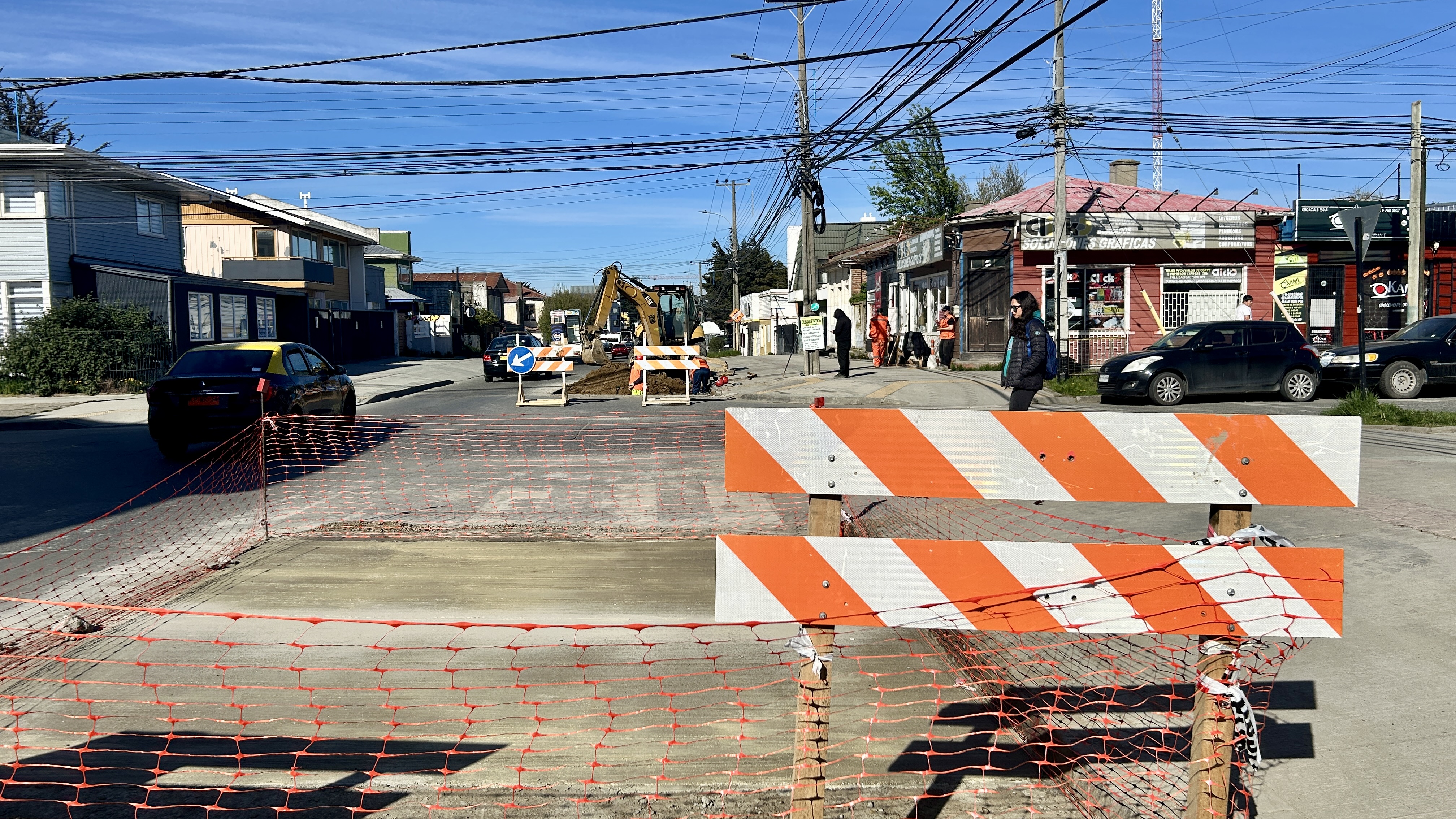 Obras de conservación vial en calle Chiloé de Punta Arenas, donde finalizaron las intervenciones entre Angamos y Sarmiento.